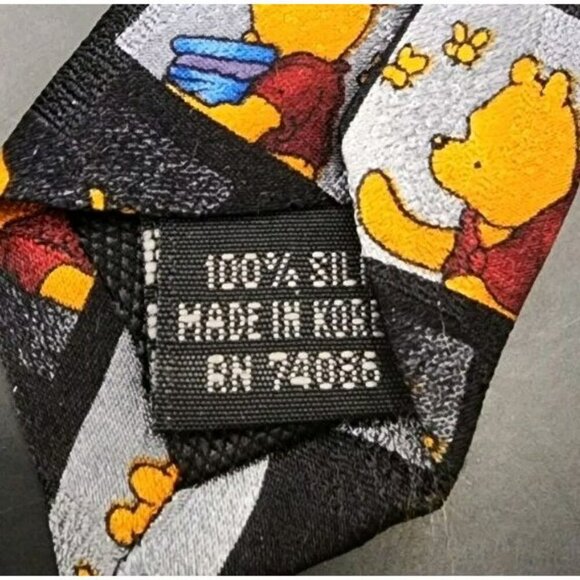 Classic Pooh Winnie The Pooh 100% Silk Tie Honey Bee Cute - Picture 4 of 4